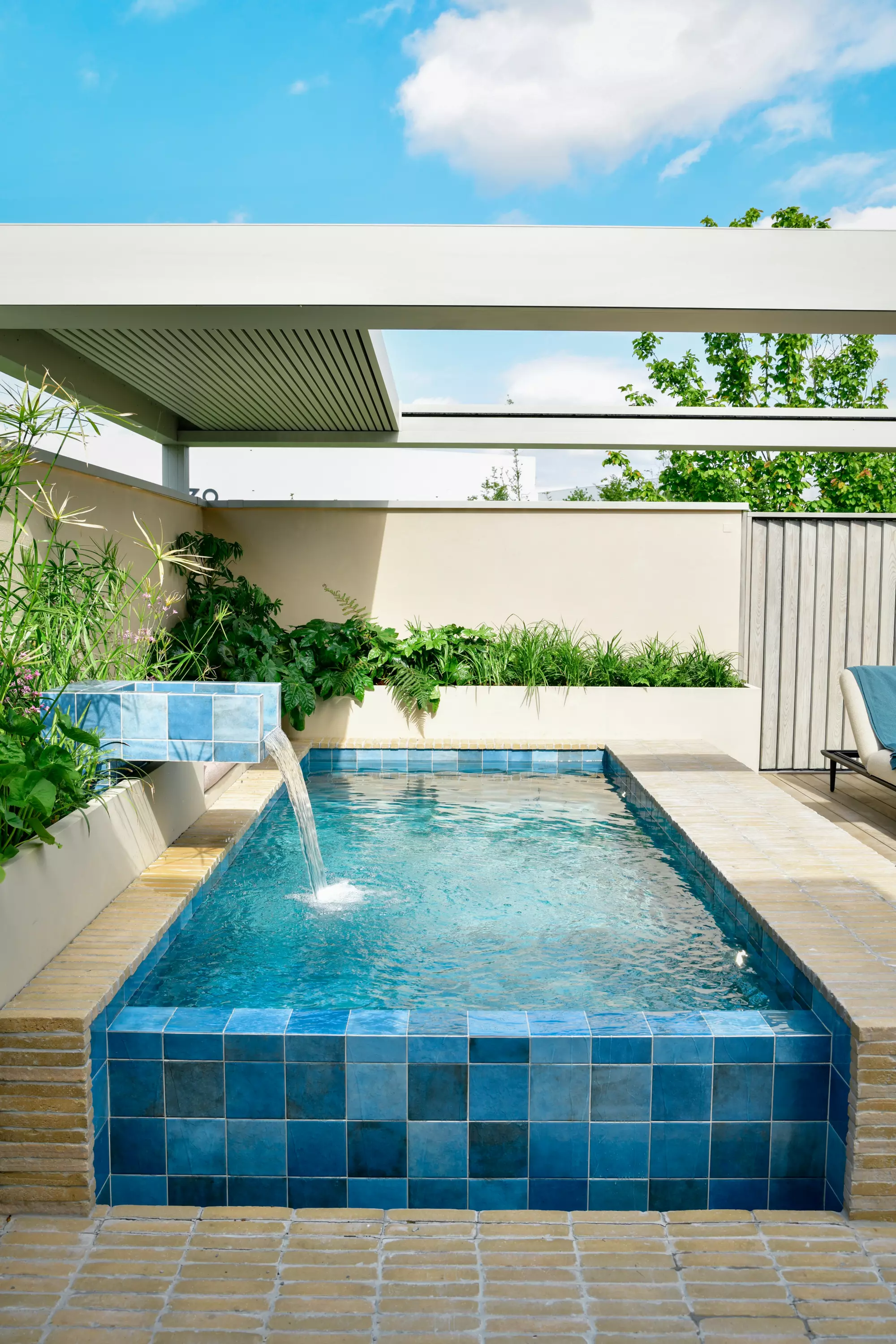 https://www.noa-outdoor.com/assets/images/NOA-4795_2026-08-10-142455_qewk.jpg